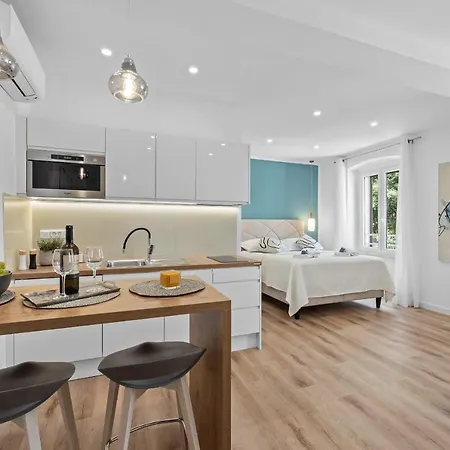 Giardini M * بولا