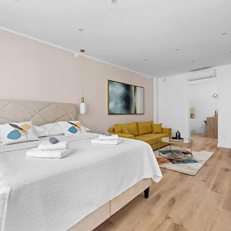 Giardini M * بولا